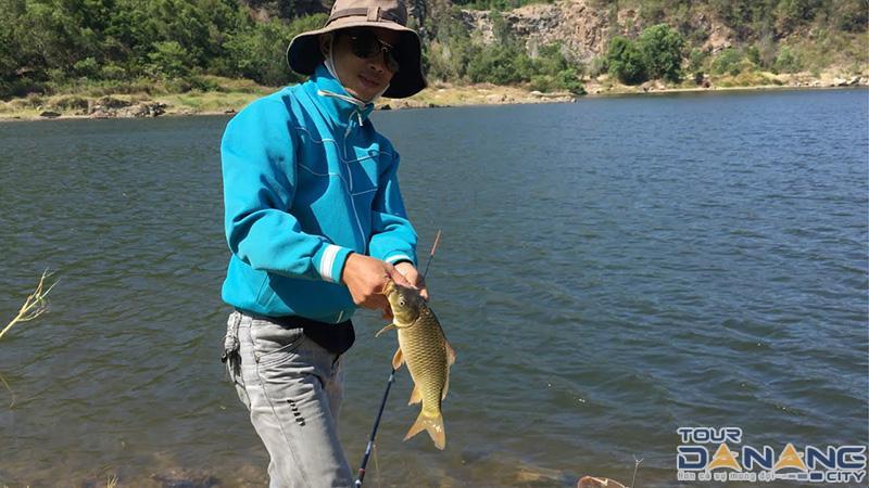 Trải nghiệm câu cá ở hồ