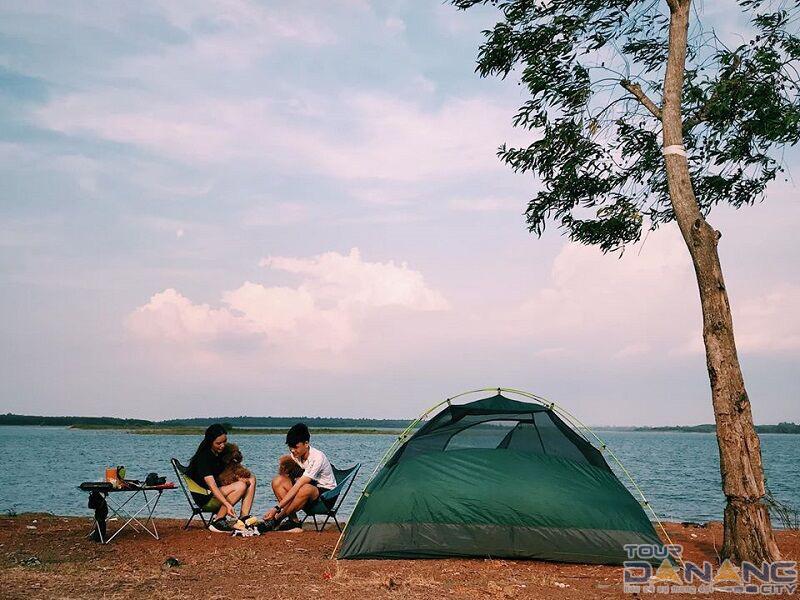 Cắm trại bên hồ Truồi cũng là ý tưởng vô cùng tuyệt vời
