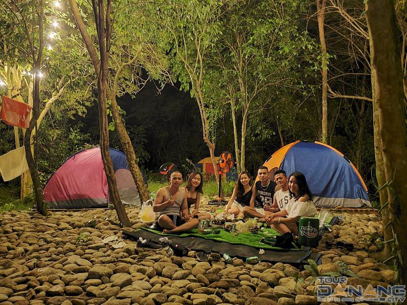 Cắm trại qua đêm tại khu sinh thái