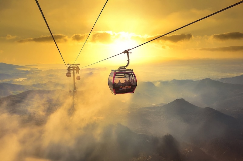 Trải nghiệm cáp treo Bà Nà Hills chiêm ngưỡng núi rừng từ trên cao