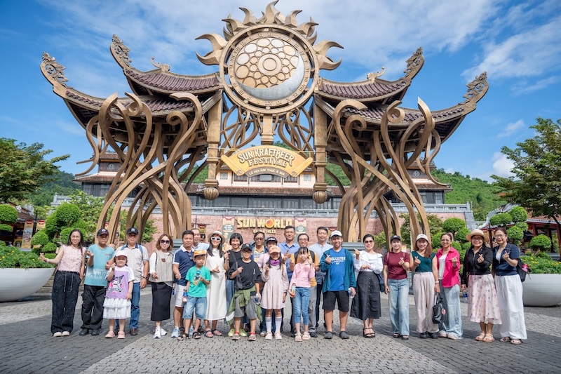 Đến Bà Nà Hills check-in Cổng Thời Gian trước khi lên cáp treo